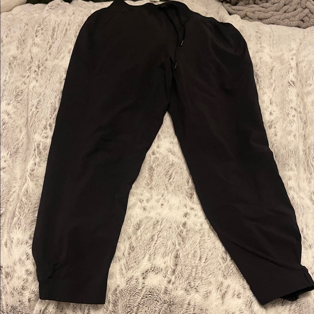 Women’s. Lululemon.